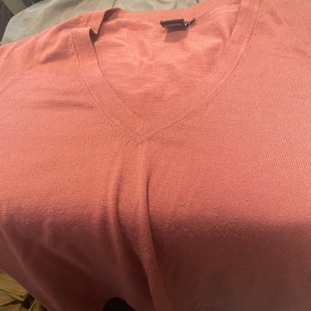 THEORY V NECK LONG SLEEVE SWEATERS -LIKE NEW )(BOTH FOR $25!!)